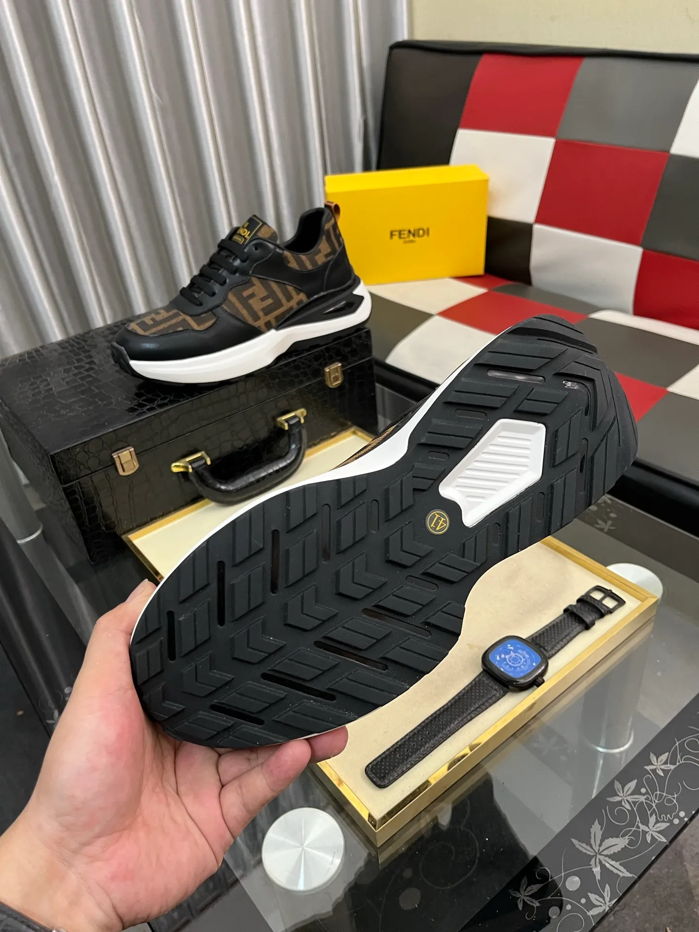 Men's shoes 💰438⌚️⌚️ 【FENDI】Original quality. ~ Unique modern style sneakers. 🏃A must-have casual shoe for trendy men😍😍 Original brand imported from Italy, imported original leather, sheep lining (refuses to discolor and grind feet) Sole: Original sole provided by the original factory, French lazy style design ⚠️Fit to the feet, original quality, super comfortable original sole. Code number: 38-442️⃣Colors available